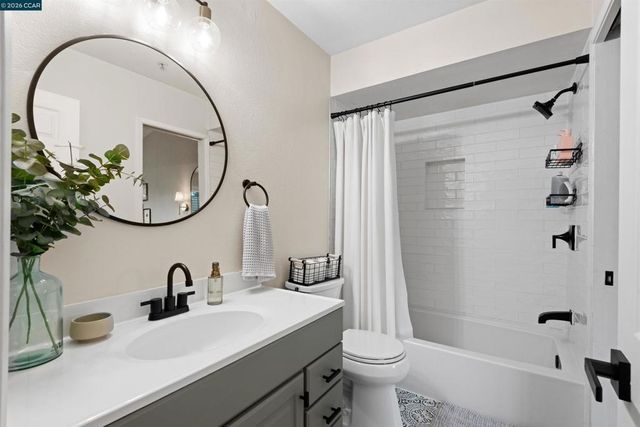 2721 Oak Rd L, Walnut Creek, CA 94597