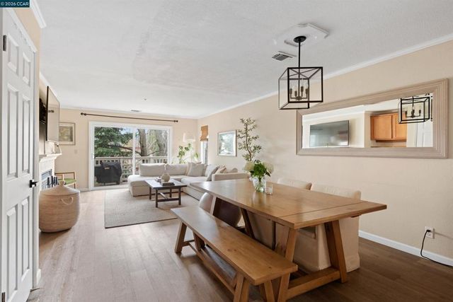 2721 Oak Rd L, Walnut Creek, CA 94597