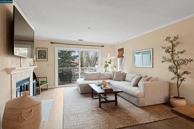 2721 Oak Rd L, Walnut Creek, CA 94597