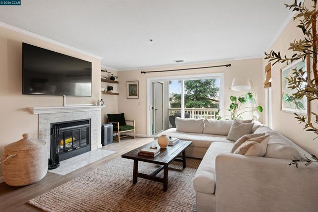 2721 Oak Rd L, Walnut Creek, CA 94597