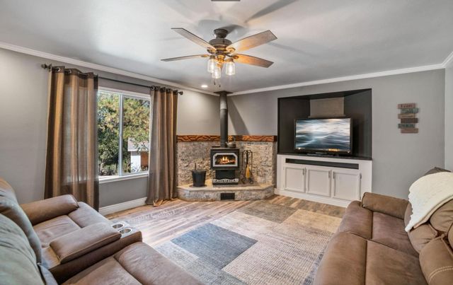 18851 Penn Valley Dr, Penn Valley, CA 95946