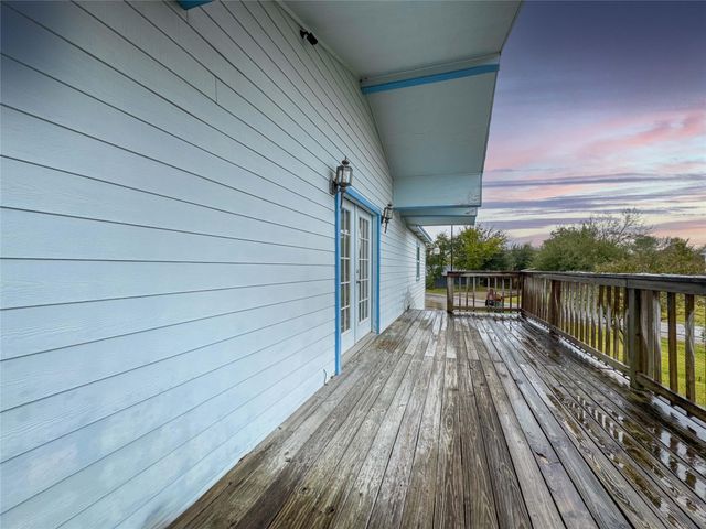 1045 12th Street, Dickinson, TX 77539