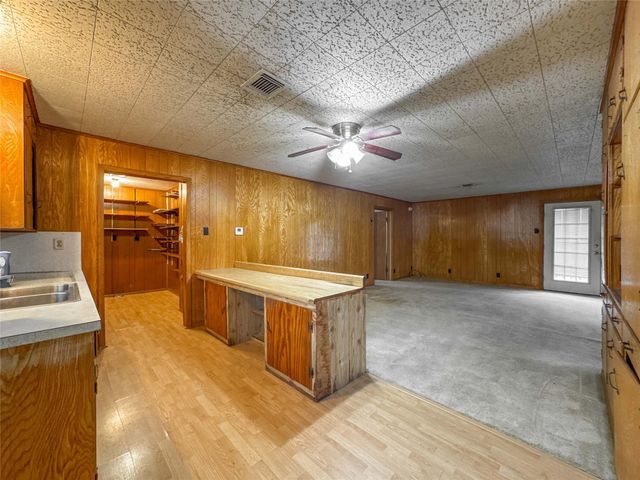 1045 12th Street, Dickinson, TX 77539