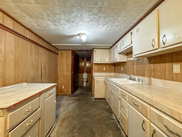 1045 12th Street, Dickinson, TX 77539