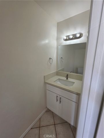 19905 Derbyshire Lane, Huntington Beach, CA 92646