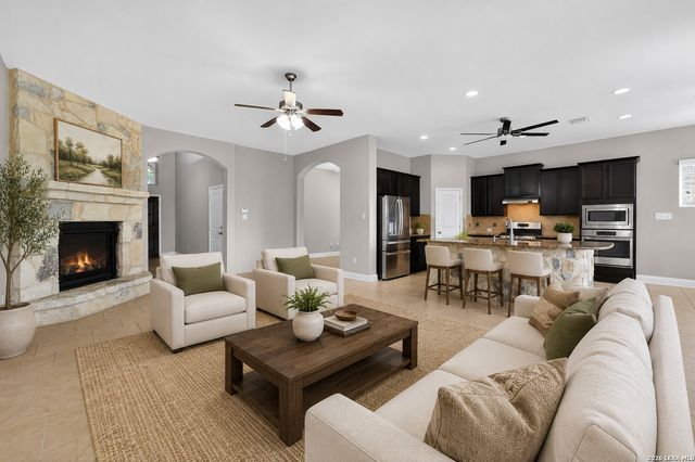 2932 Sunridge Dr, Schertz, TX 78108