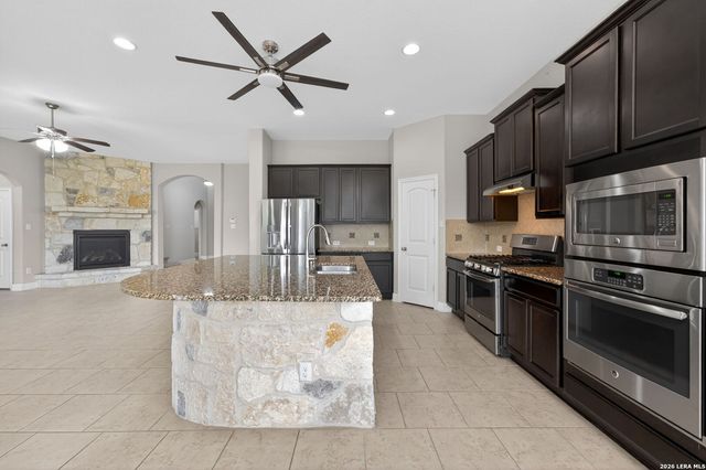 2932 Sunridge Dr, Schertz, TX 78108