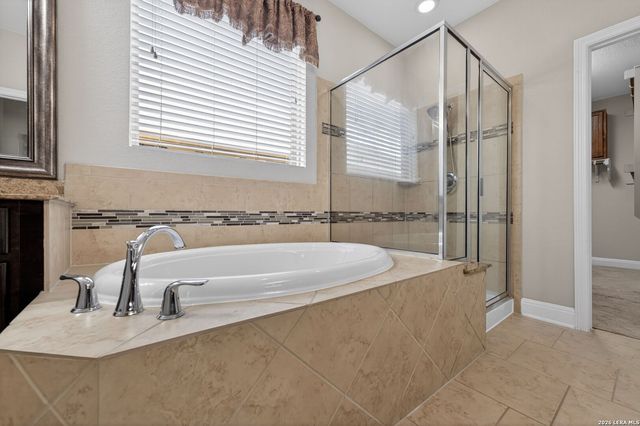 2932 Sunridge Dr, Schertz, TX 78108