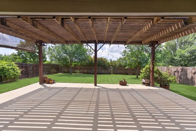 2932 Sunridge Dr, Schertz, TX 78108