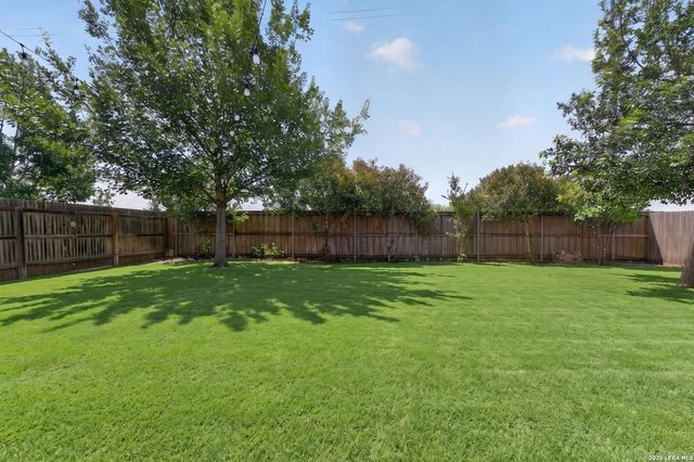 2932 Sunridge Dr, Schertz, TX 78108