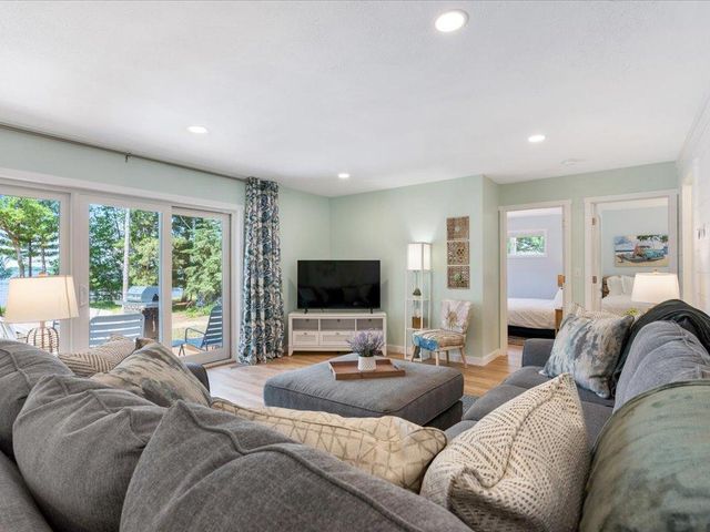 6438 Ojibwa Road, Brainerd, MN 56401