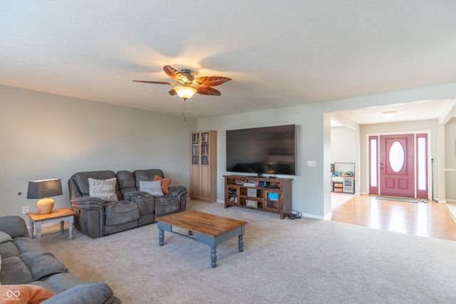 1810 Salina Drive, Avon, IN 46123