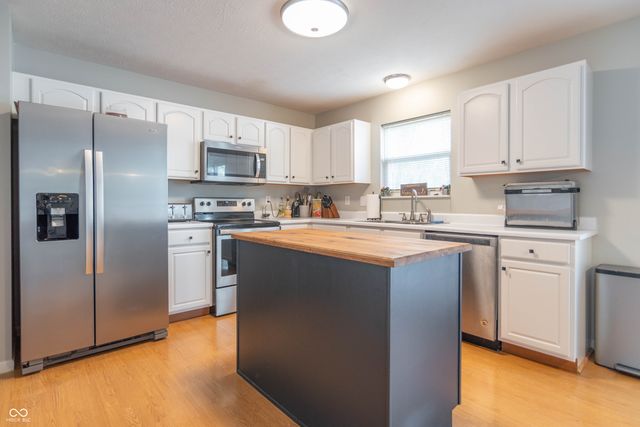 1810 Salina Drive, Avon, IN 46123