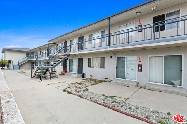 1044 W 110th Street, Los Angeles, CA 90044