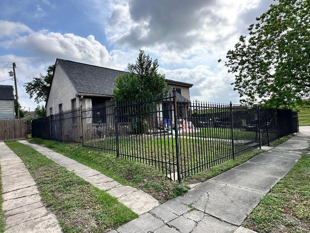 2007 Rosewood Street, Houston, TX 77004