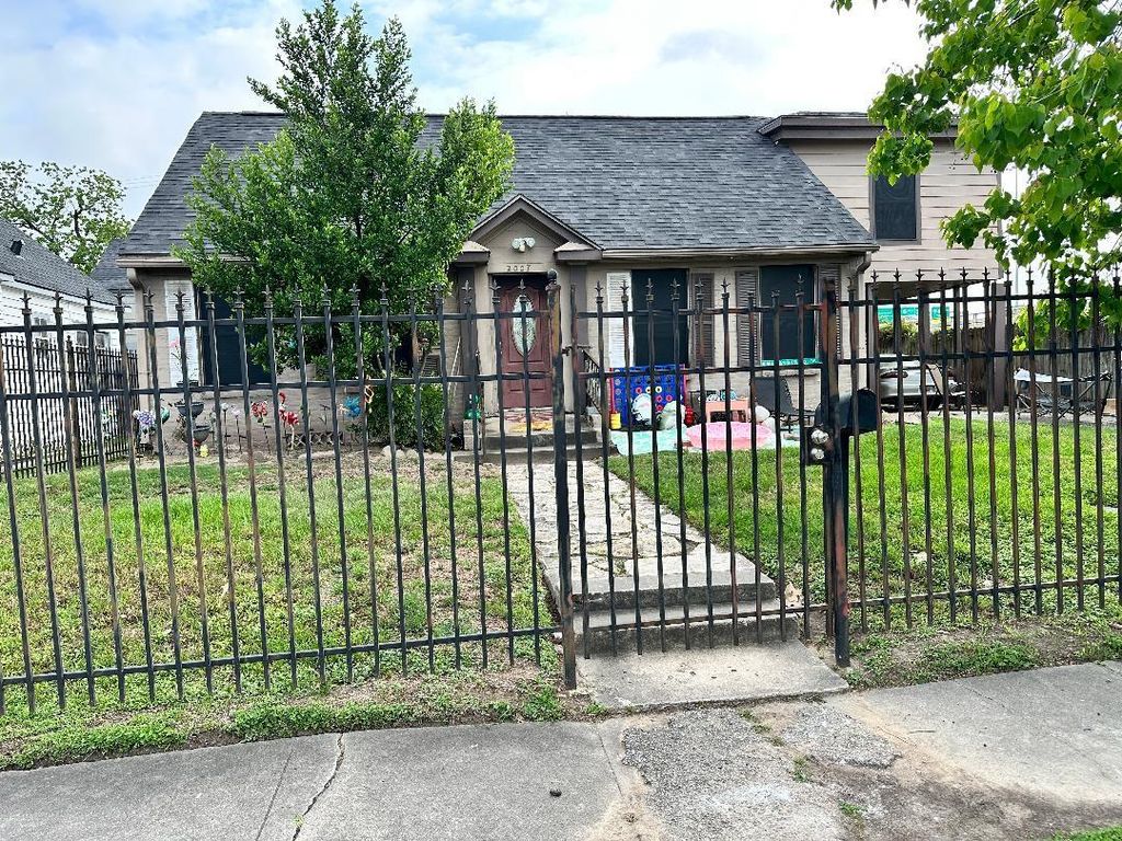 2007 Rosewood Street, Houston, TX 77004