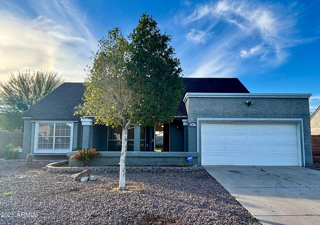 8735 W HAZELWOOD Street, Phoenix, AZ 85037