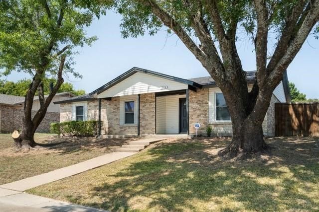 1213 Southridge Drive, Lancaster, TX 75146