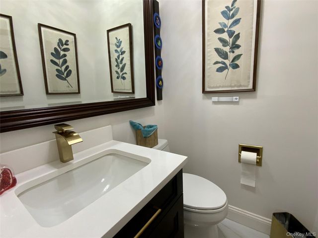 26910 Grand Central Parkway 21V, Floral Park, NY 11005