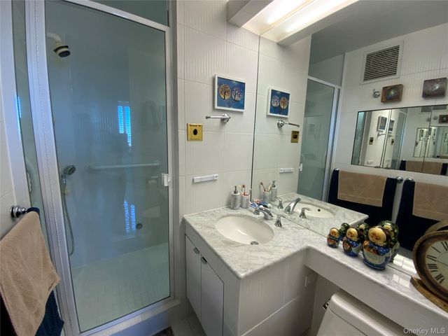 26910 Grand Central Parkway 21V, Floral Park, NY 11005