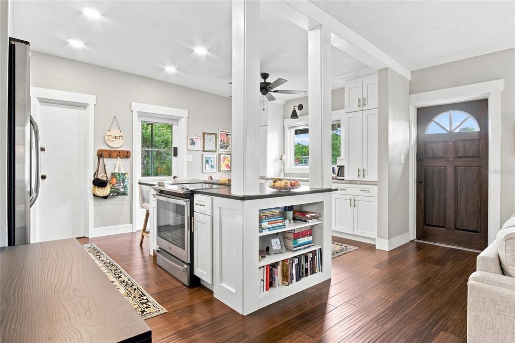 Image 4 of property listing at 3215 JAN DRIVE, Orlando, FL 32806
