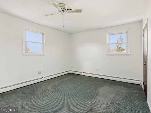 1275 WINCHESTER PL, Red Hill, PA 18076