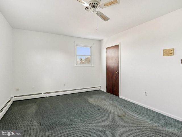 1275 WINCHESTER PL, Red Hill, PA 18076