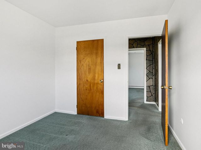 1275 WINCHESTER PL, Red Hill, PA 18076