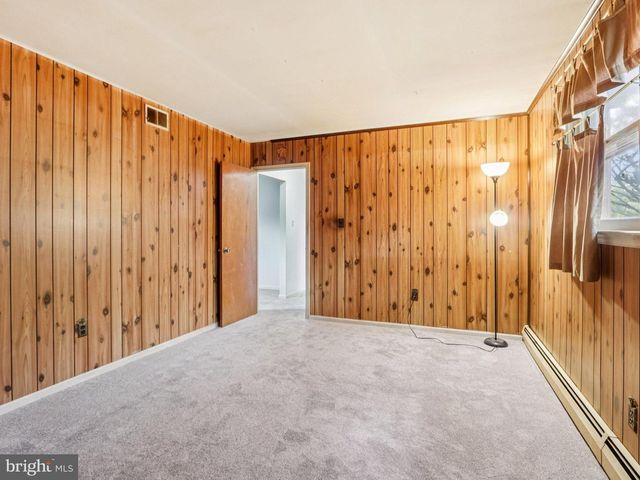 1275 WINCHESTER PL, Red Hill, PA 18076