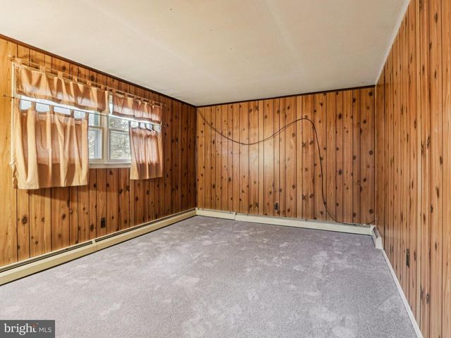 1275 WINCHESTER PL, Red Hill, PA 18076