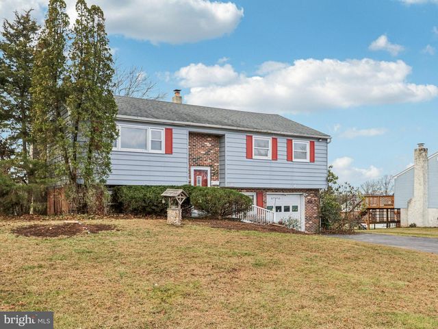 1275 WINCHESTER PL, Red Hill, PA 18076