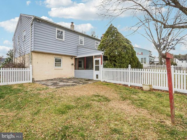 1275 WINCHESTER PL, Red Hill, PA 18076