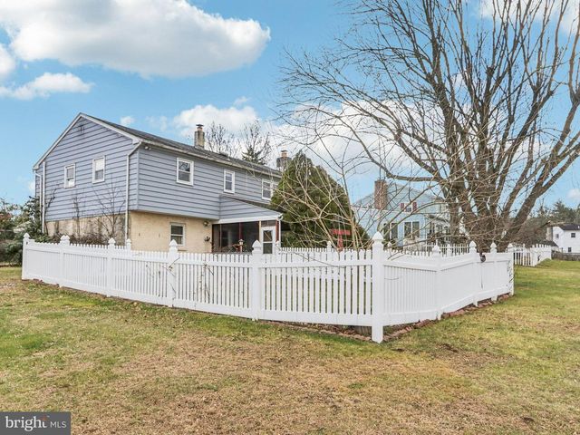 1275 WINCHESTER PL, Red Hill, PA 18076