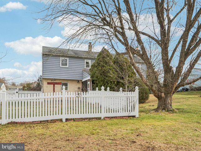 1275 WINCHESTER PL, Red Hill, PA 18076