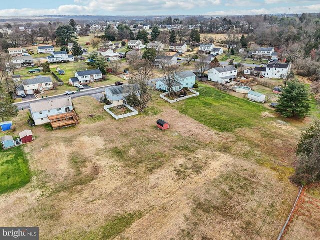 1275 WINCHESTER PL, Red Hill, PA 18076