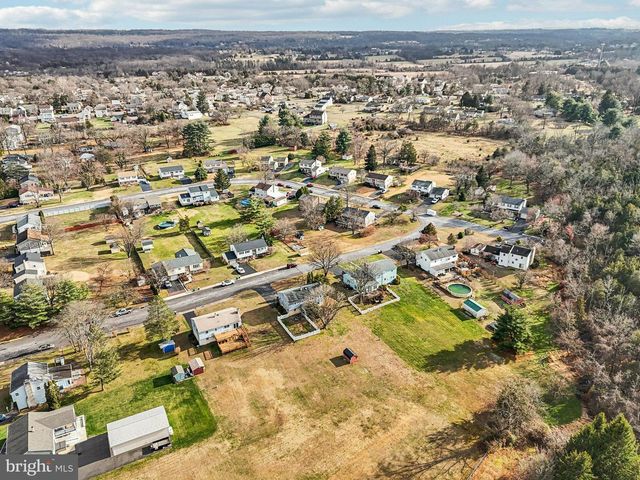 1275 WINCHESTER PL, Red Hill, PA 18076