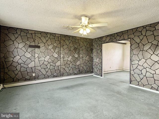 1275 WINCHESTER PL, Red Hill, PA 18076