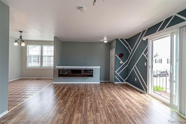 44524 N Bunker Hill Drive 112, Clinton Township, MI 48038