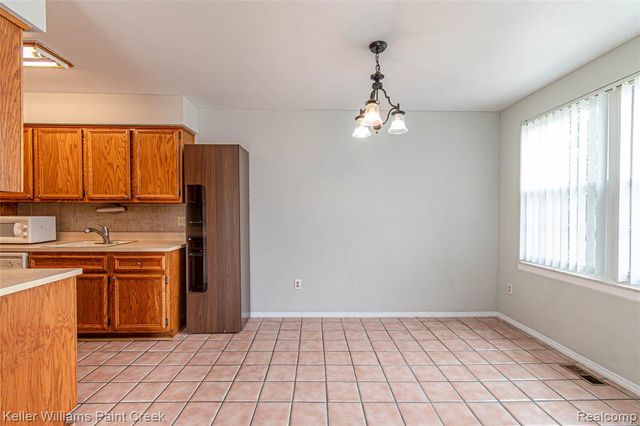 44524 N Bunker Hill Drive 112, Clinton Township, MI 48038