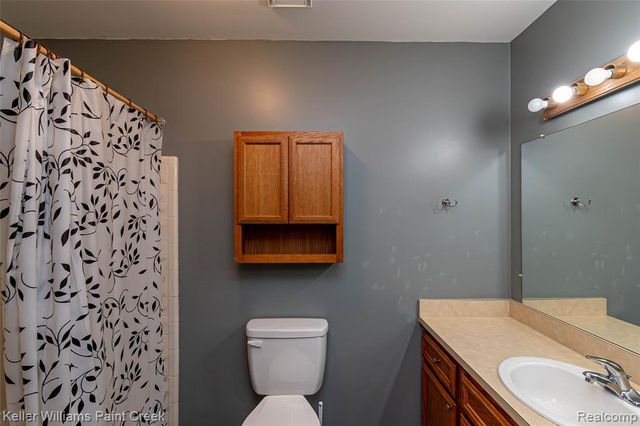 44524 N Bunker Hill Drive 112, Clinton Township, MI 48038