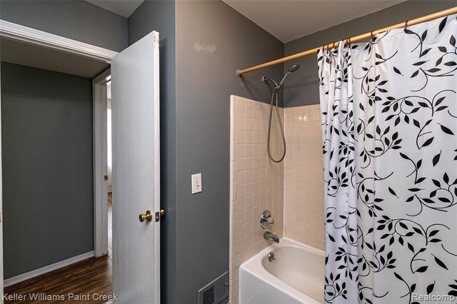 44524 N Bunker Hill Drive 112, Clinton Township, MI 48038