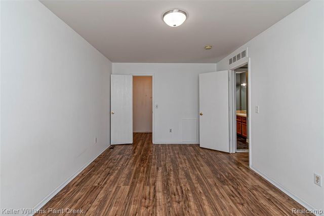 44524 N Bunker Hill Drive 112, Clinton Township, MI 48038