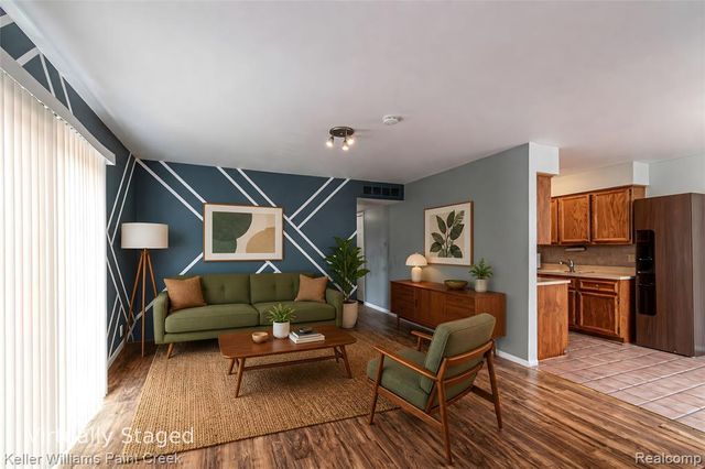 44524 N Bunker Hill Drive 112, Clinton Township, MI 48038