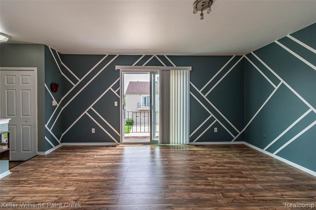 44524 N Bunker Hill Drive 112, Clinton Township, MI 48038