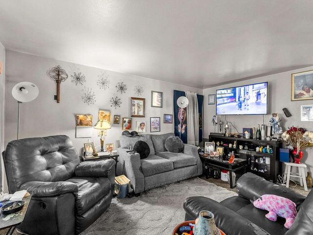 1325-1327 N 15th Street, Sheboygan, WI 53081