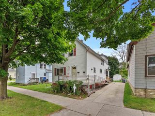 1325-1327 N 15th Street, Sheboygan, WI 53081