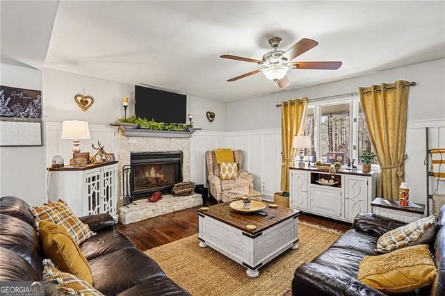 211 Hillside Drive, Waleska, GA 30183