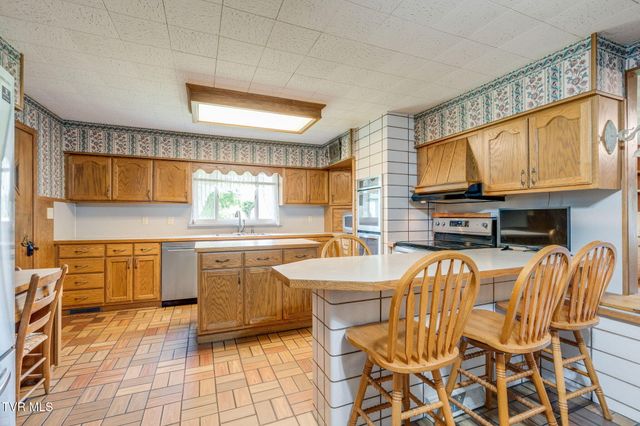 180 Grant Lane, Erwin, TN 37650