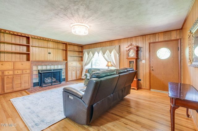 180 Grant Lane, Erwin, TN 37650