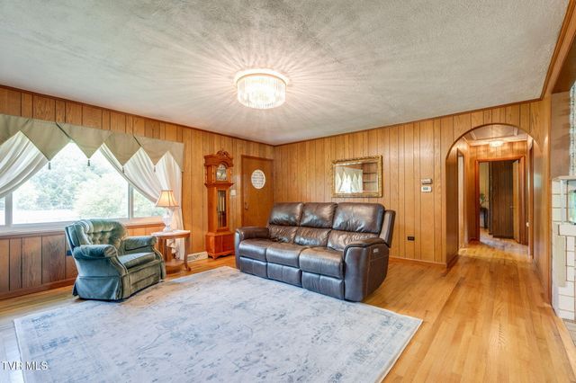 180 Grant Lane, Erwin, TN 37650